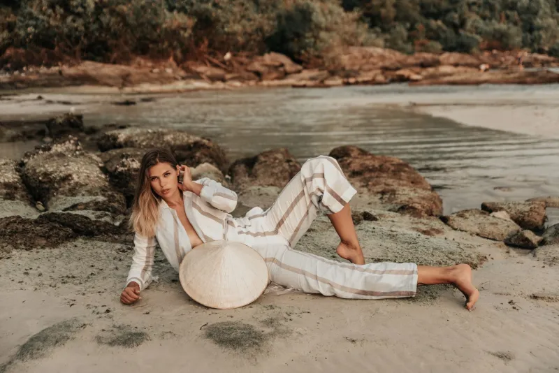 Quiet Luxury, Sun-Kissed Roots: How Tropical Minimalism Is Becoming Gen Z's New Default